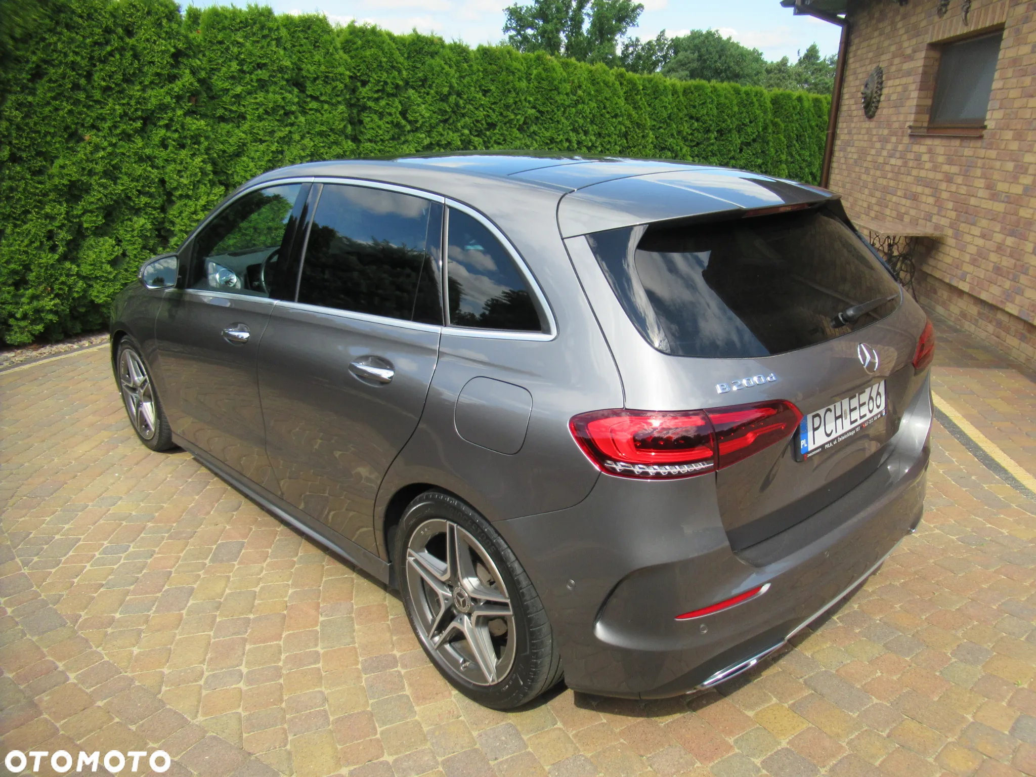 Mercedes-Benz Klasa B 200 d AMG Line 8G-DCT - 4