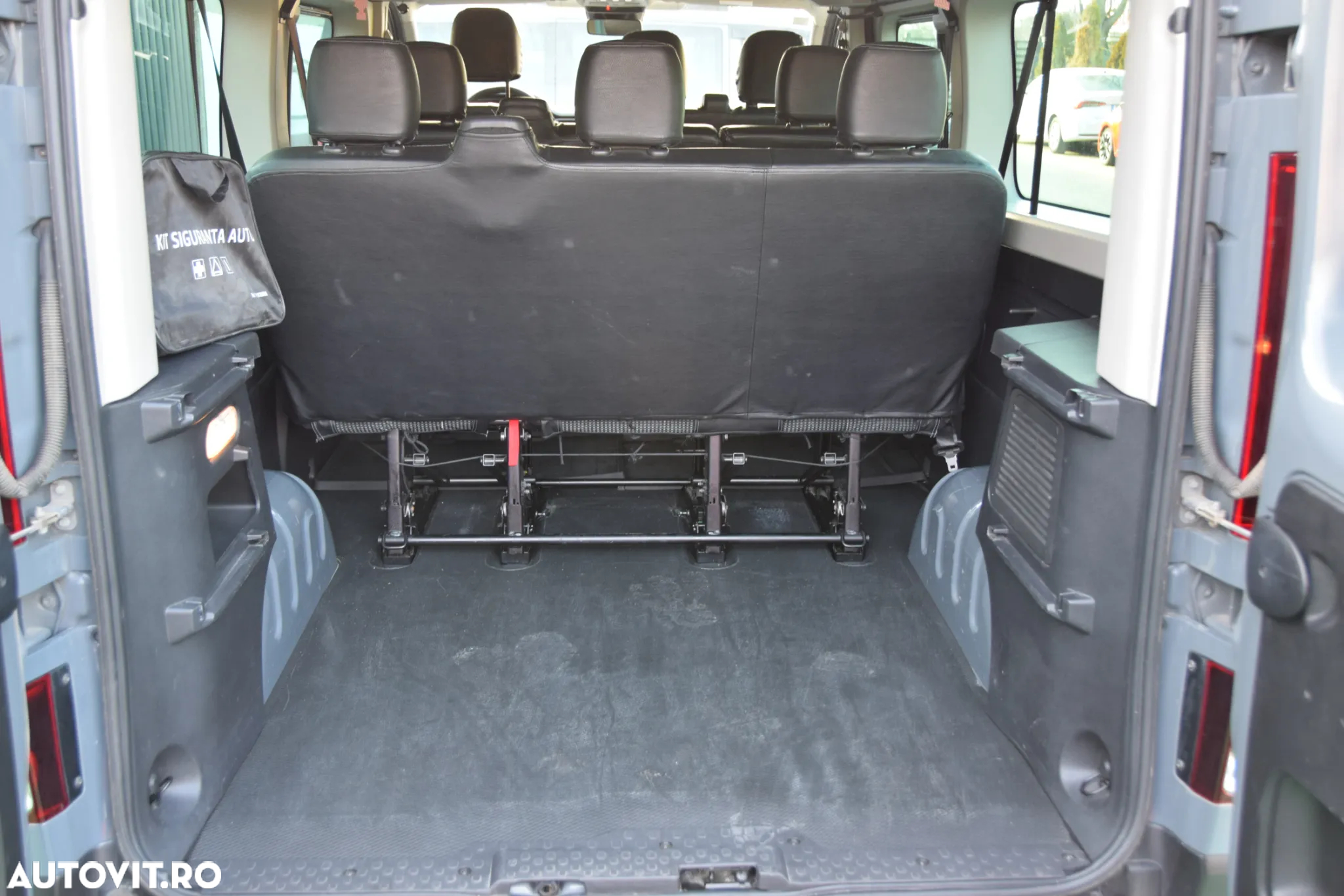 Renault Trafic Combi 2.0 Blue dCi 150 S&S L2 8+1 Zen - 5