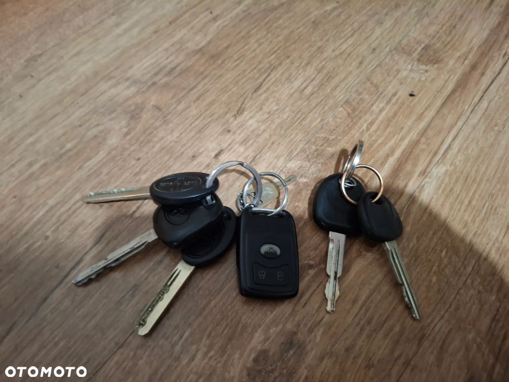 Toyota Yaris 1.0 Luna A/C - 35