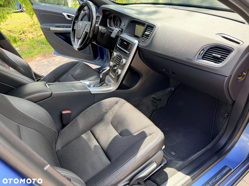 Volvo V60 D4 Drive-E Summum - 13