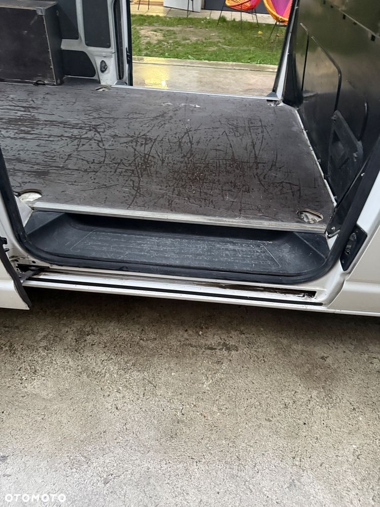 Volkswagen Transporter T6.1 - 22