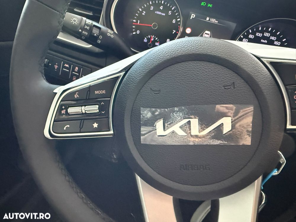 Kia XCeed - 14
