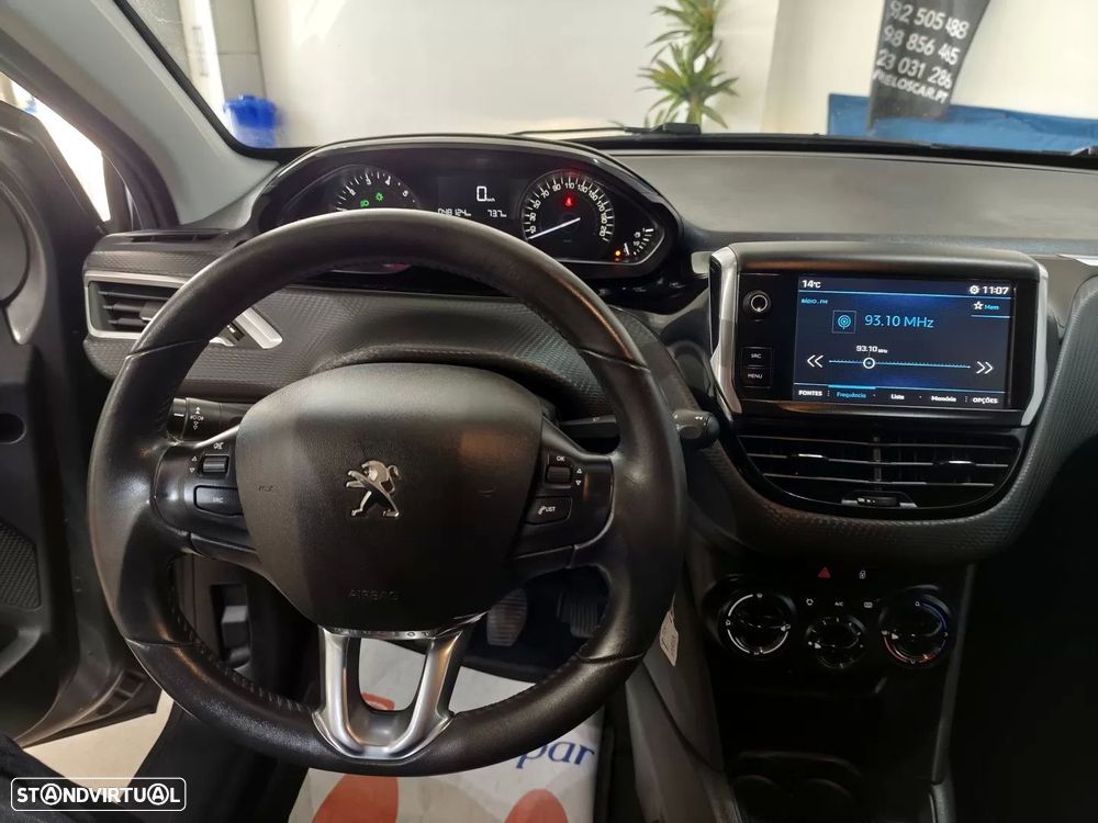 Peugeot 208 1.2 PureTech Style - 11