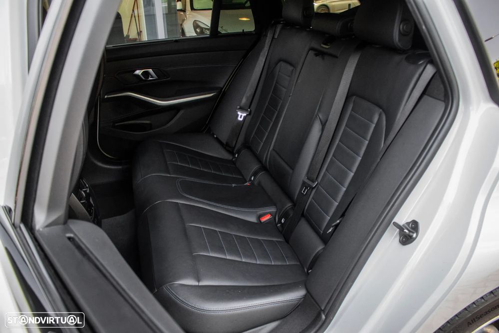BMW 330 e xDrive Aut. M Sport - 32
