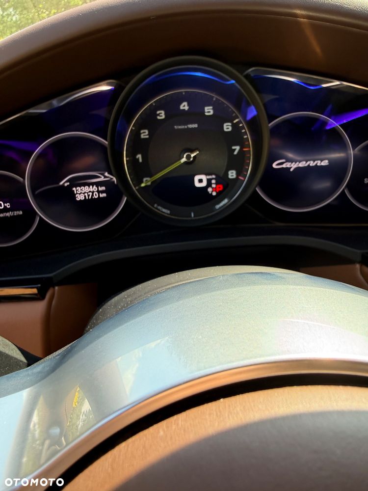 Porsche Cayenne - 18