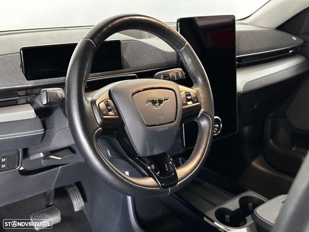 Ford Mustang Mach-E - 14