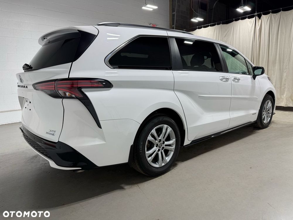 Toyota Sienna - 5