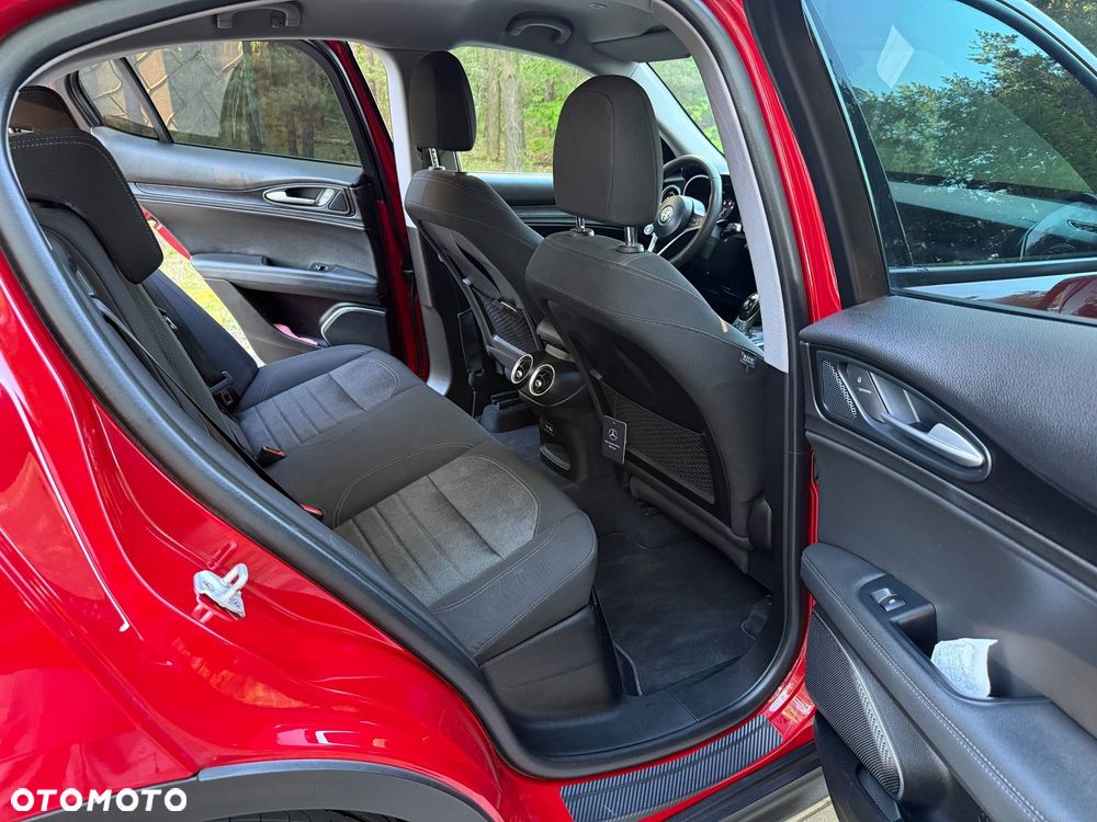 Alfa Romeo Stelvio - 9