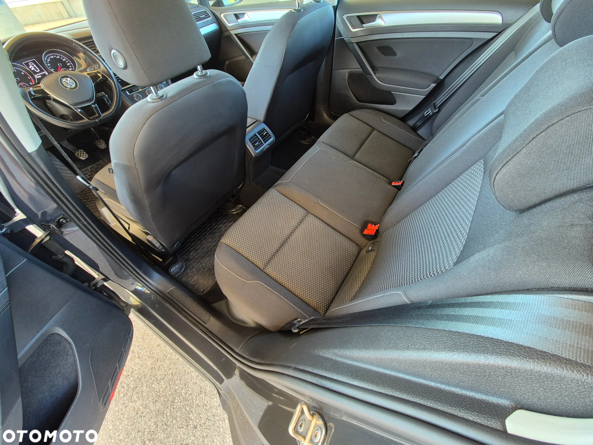 Volkswagen Golf VII 1.0 TSI BMT Trendline - 16