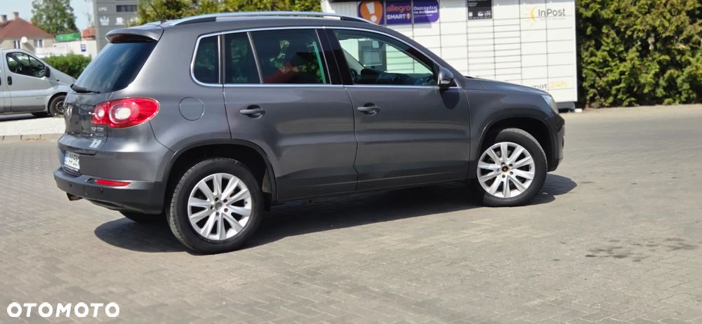 Volkswagen Tiguan 2.0 TDI DPF BlueMotion Technology Exclusive - 17