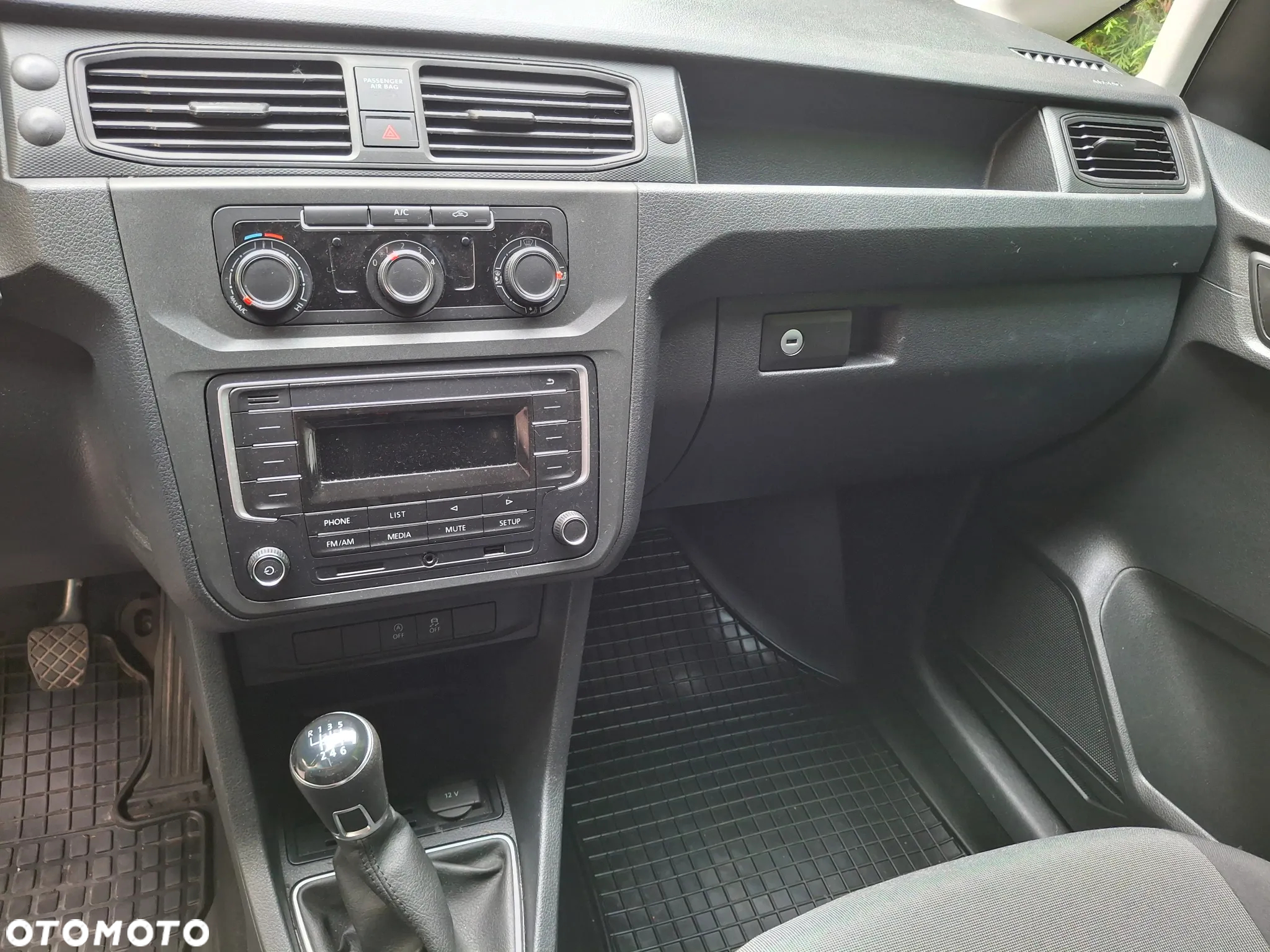 Volkswagen Caddy - 27