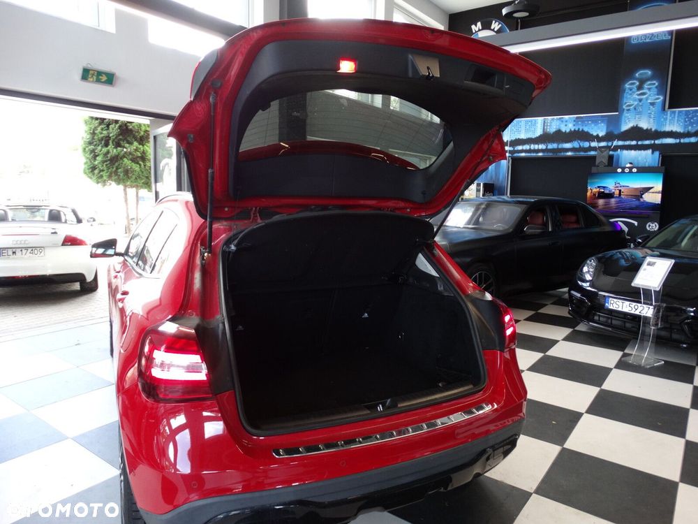 Mercedes-Benz GLA - 26