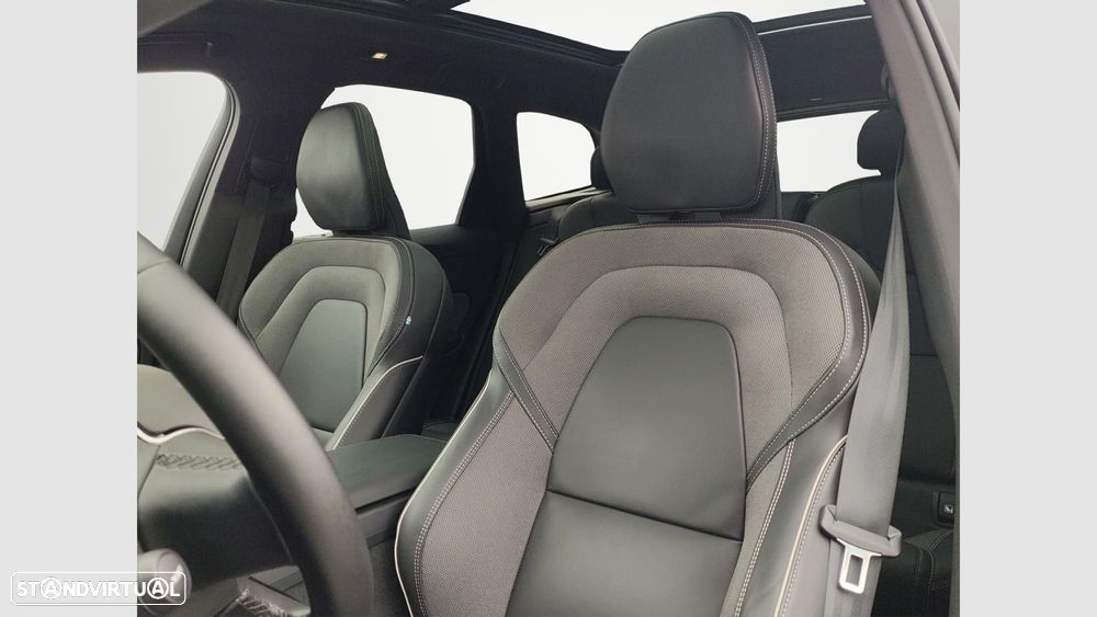 Volvo XC 60 2.0 T6 PHEV Black Edition AWD - 10