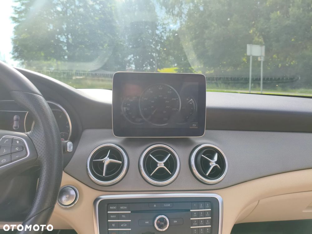 Mercedes-Benz CLA 250 Sport 7G-DCT - 16