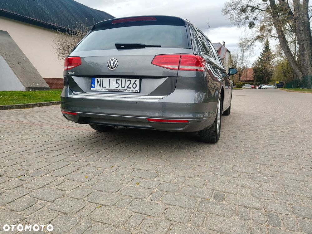 Volkswagen Passat 2.0 TDI (BlueMotion Technology) Comfortline - 24