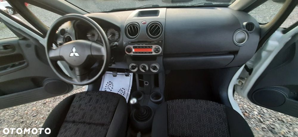 Mitsubishi Colt - 35