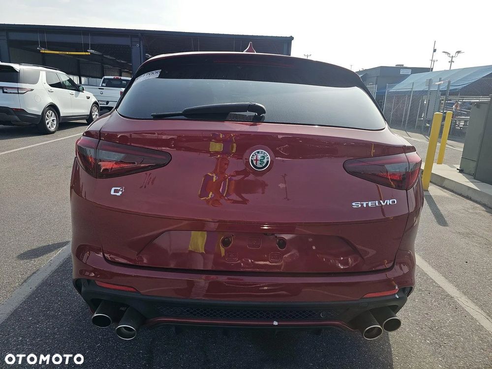 Alfa Romeo Stelvio V6 2.9 Bi-Turbo AT8-Q4 Quadrifoglio - 3