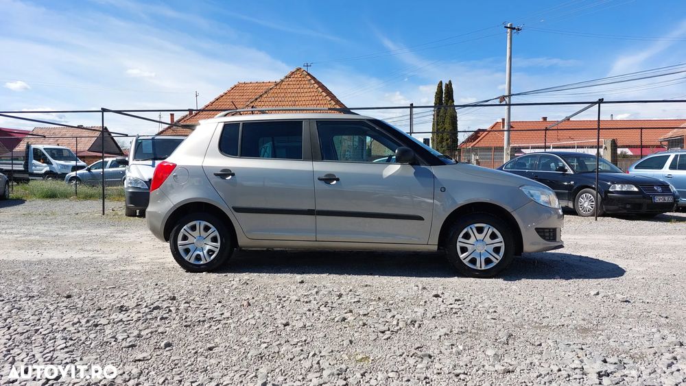 Skoda Fabia 1.2 HTP Active - 8