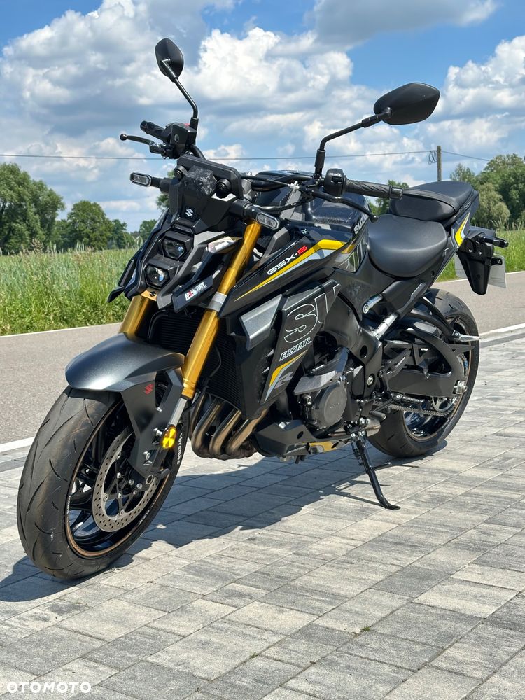 Suzuki GSX 1000 - 6