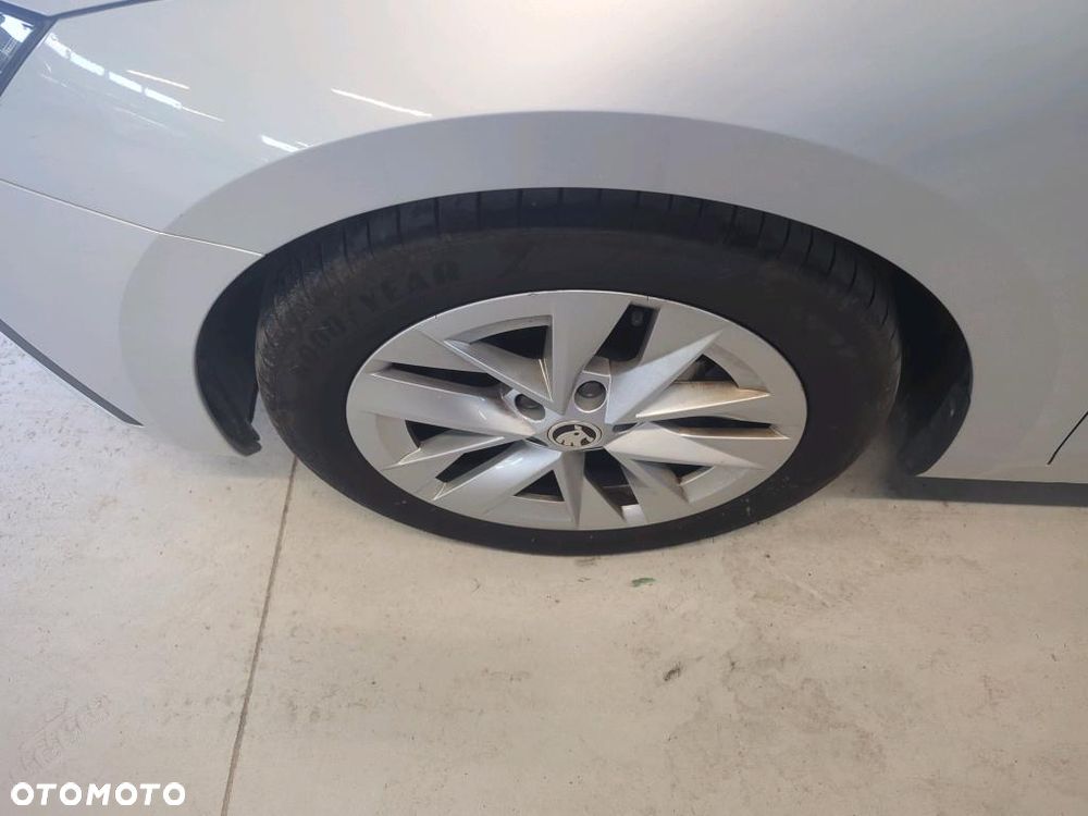 Skoda Octavia 1.5 TSI Ambition - 5