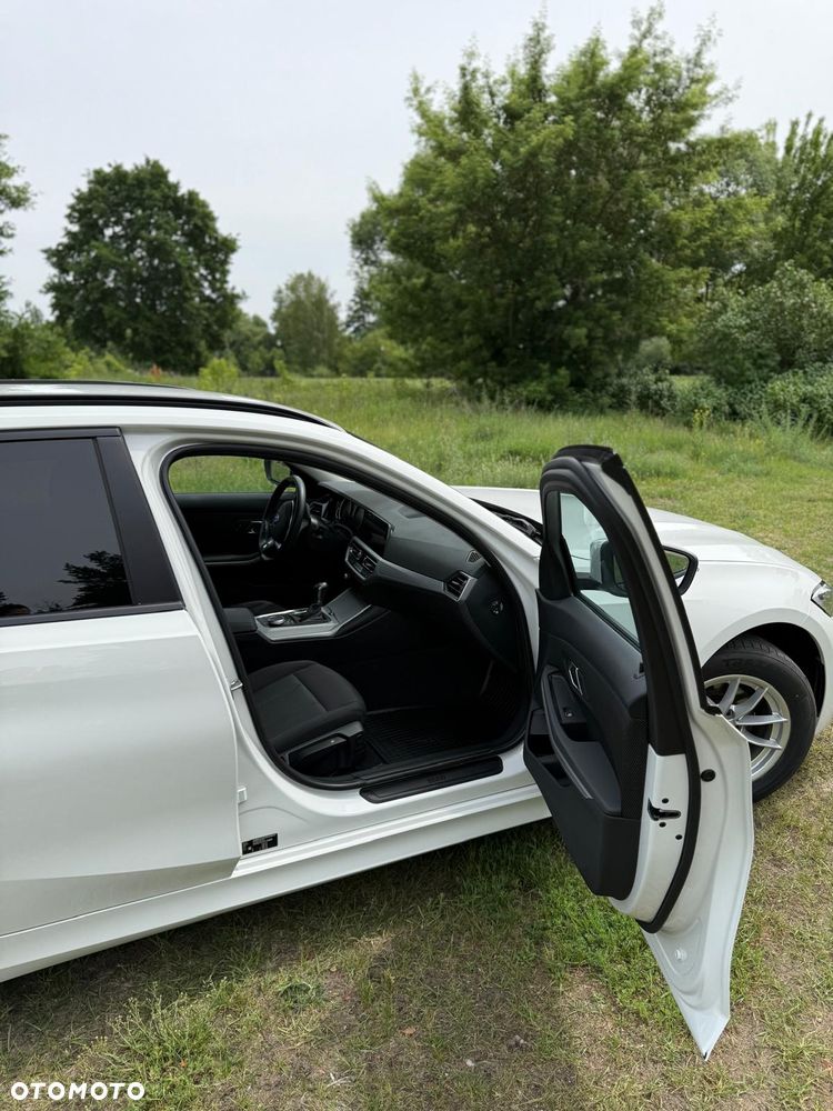 BMW Seria 3 318d - 6