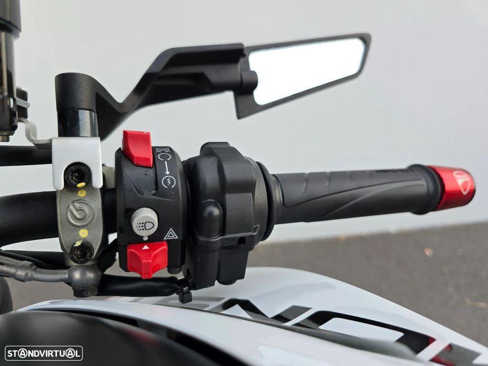 Ducati Monster 937 - 17
