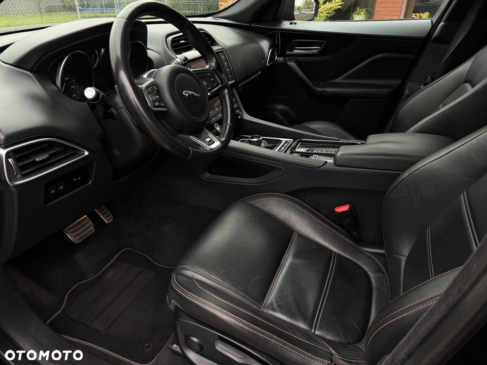 Jaguar F-Pace 20d AWD R-Sport - 26