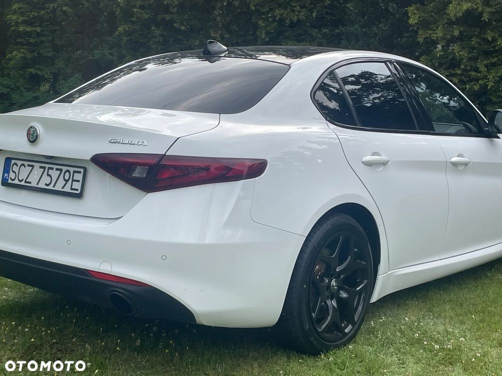 Alfa Romeo Giulia - 4