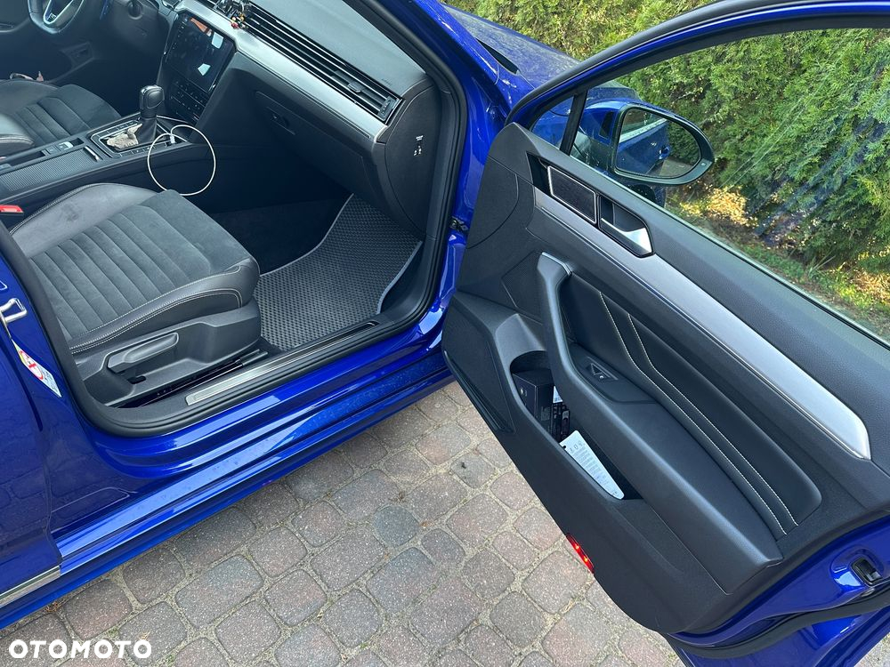 Volkswagen Passat - 12