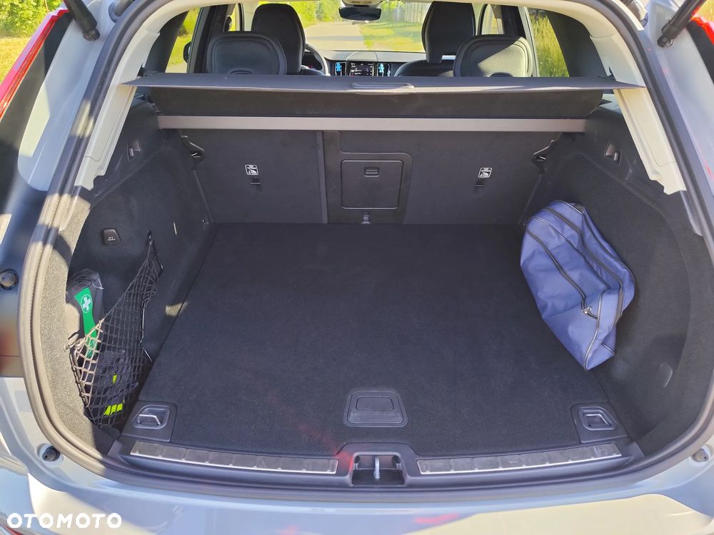 Volvo XC 60 B5 B AWD Essential - 28