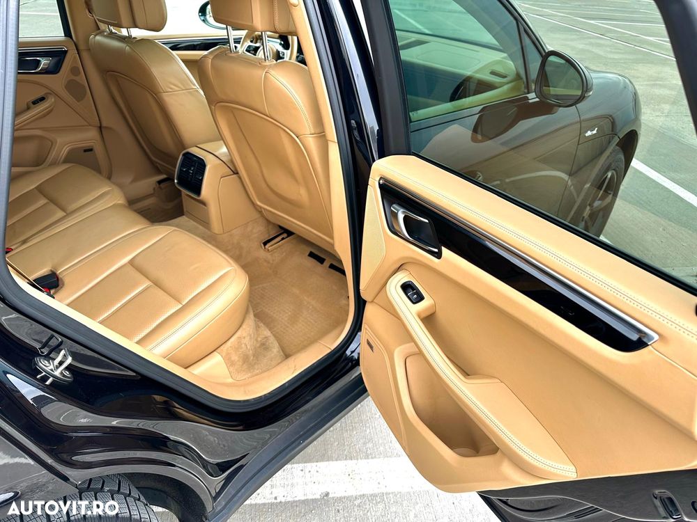 Porsche Macan - 33