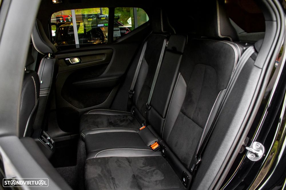 Volvo XC 40 T3 Momentum - 24