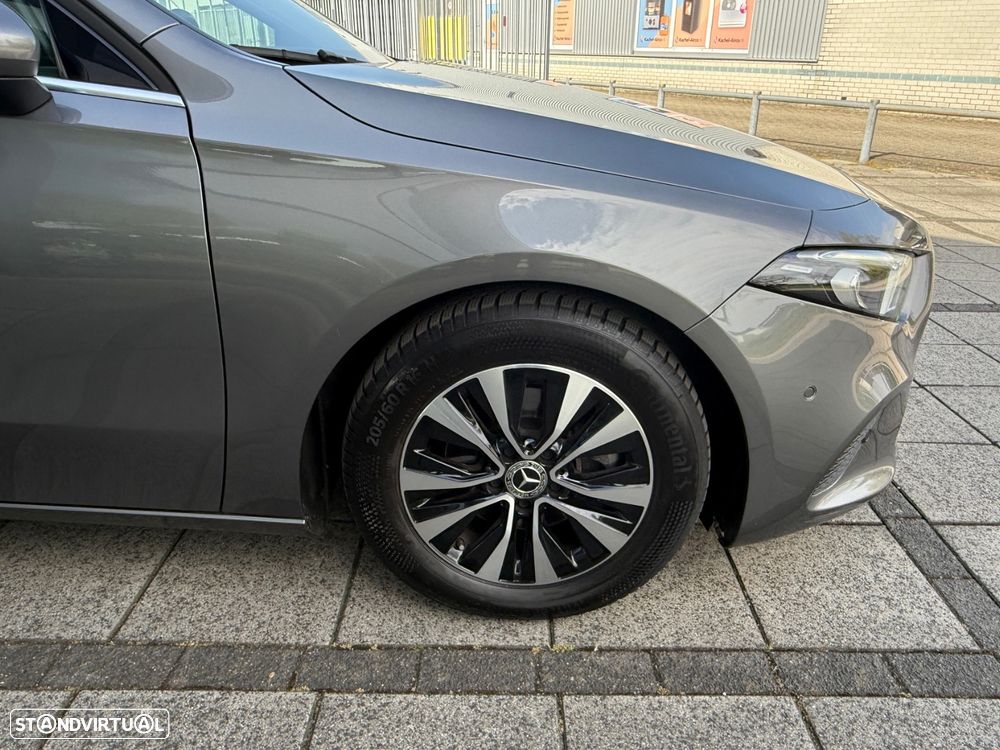 Mercedes-Benz A 180 7G-DCT Special Edition - 27
