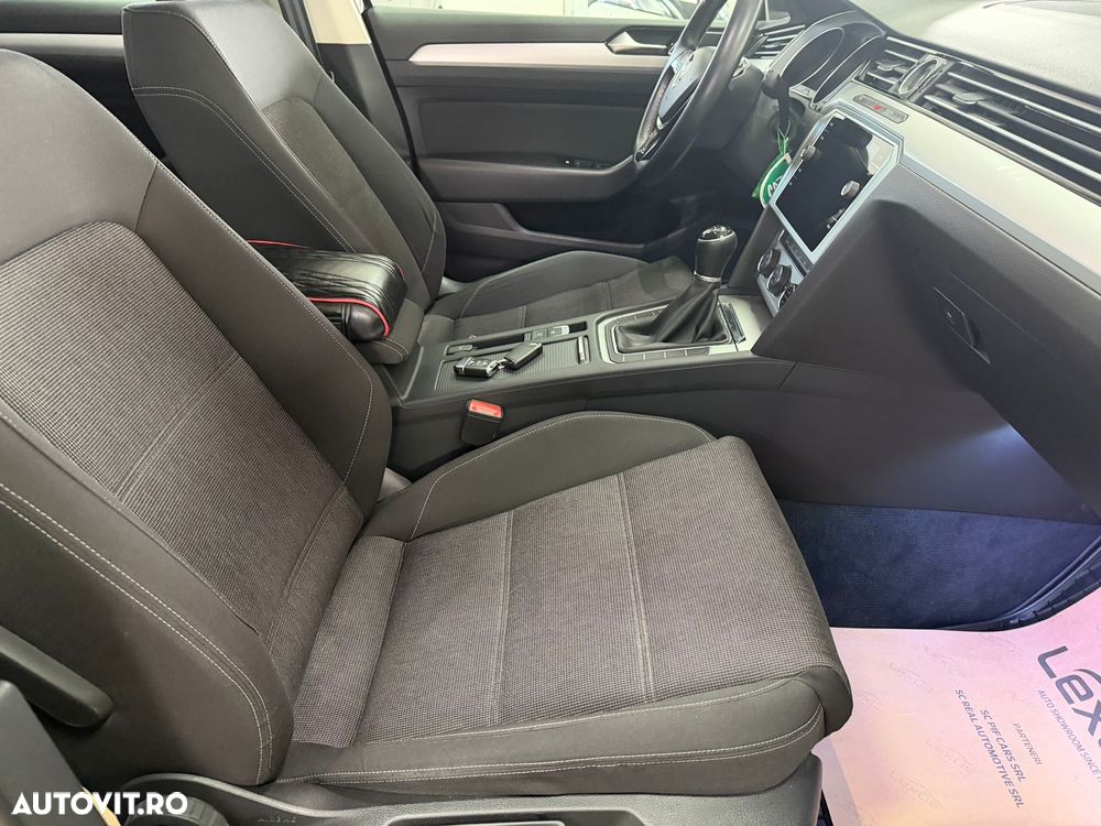 Volkswagen Passat 2.0 TDI (BlueMotion Technology) Comfortline - 31