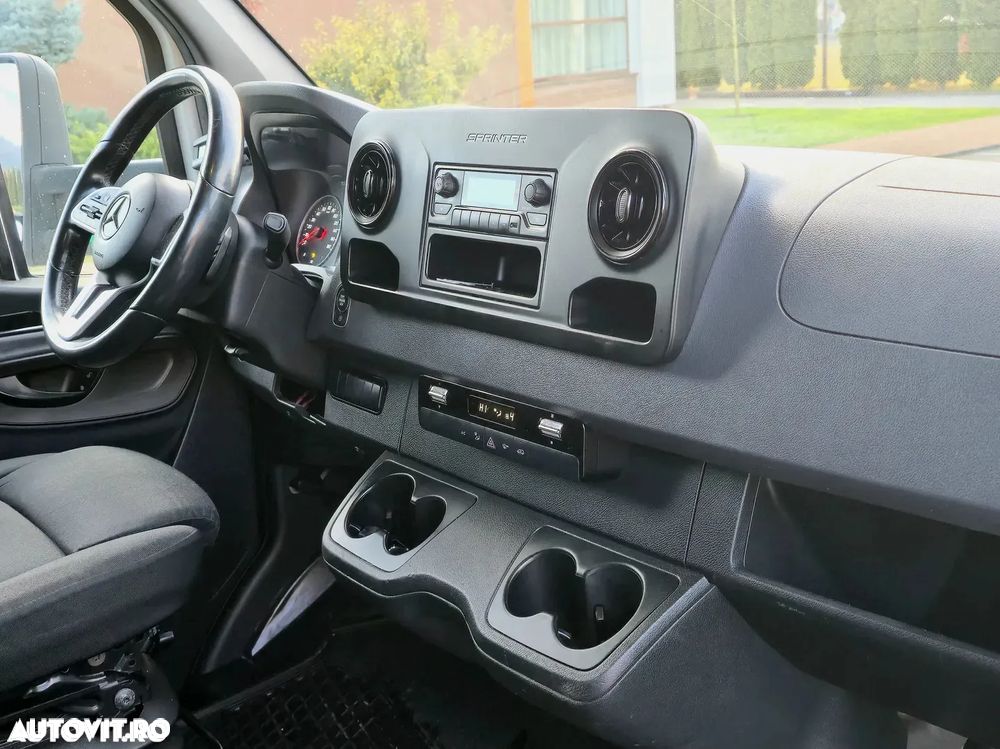 Mercedes-Benz Sprinter - 9