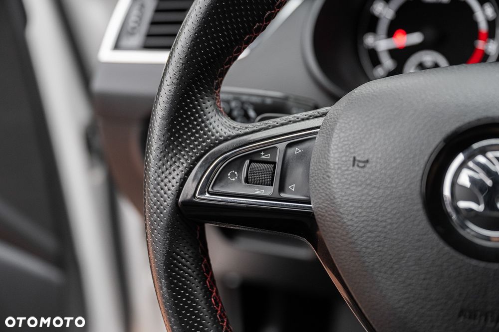 Skoda Octavia 2.0 TSI RS DSG - 20