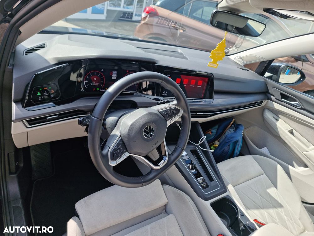 Volkswagen Golf - 10