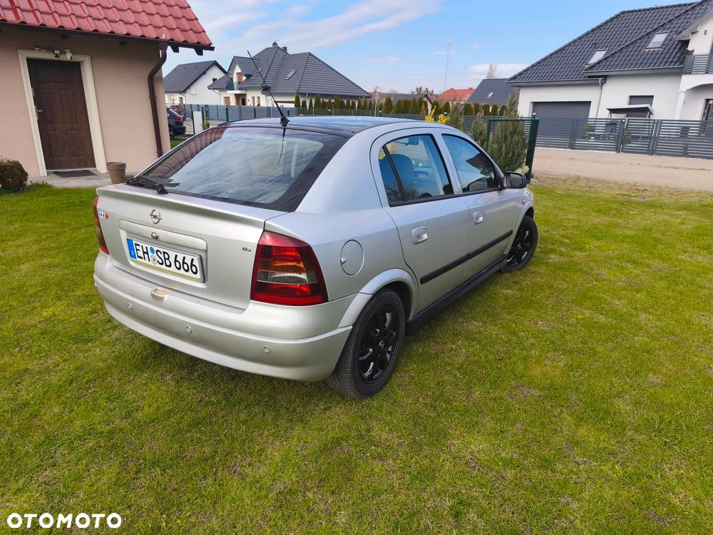 Opel Astra 1.6 NJoy - 7
