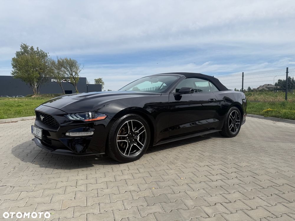Ford Mustang - 4