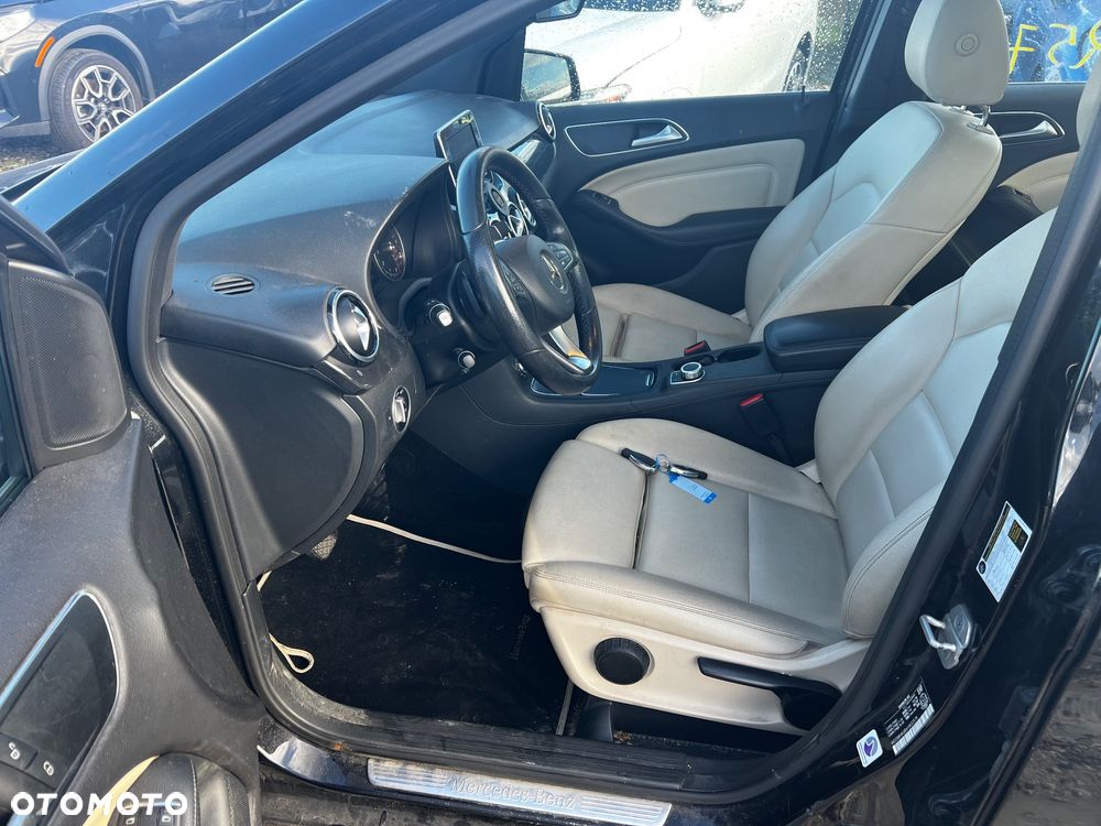 Mercedes-Benz Klasa B 250 4-Matic - 15