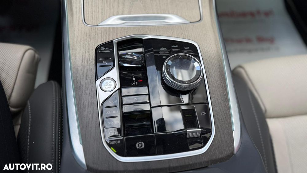 BMW X7 M60i xDrive AT MHEV - 17