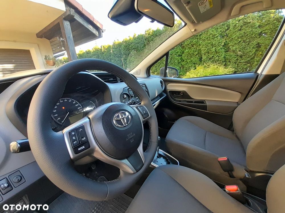 Toyota Yaris Hybrid 100 Active - 20