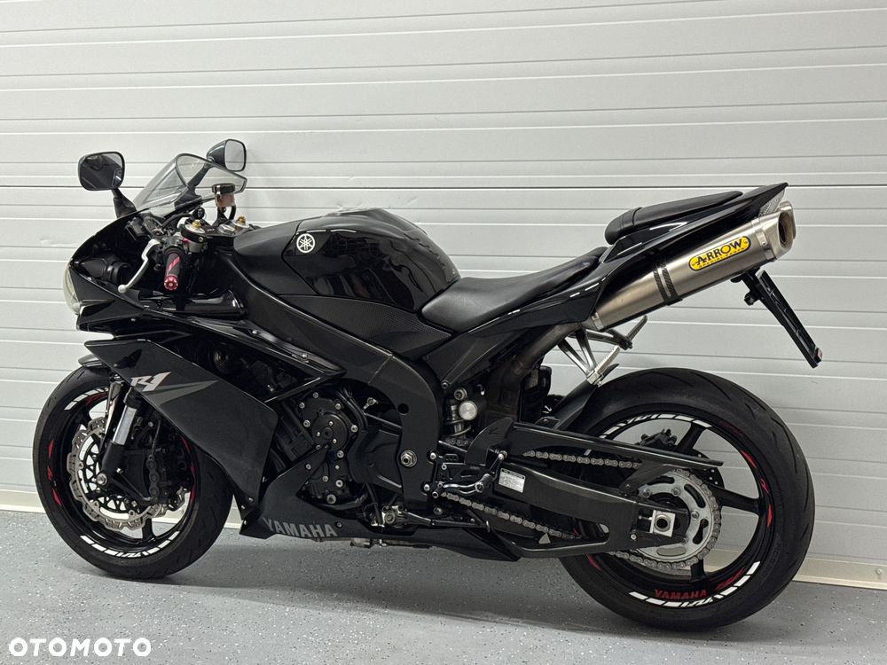 Yamaha R1 - 19