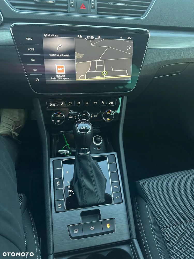 Skoda Superb 2.0 TDI SCR 4x4 Style DSG - 11