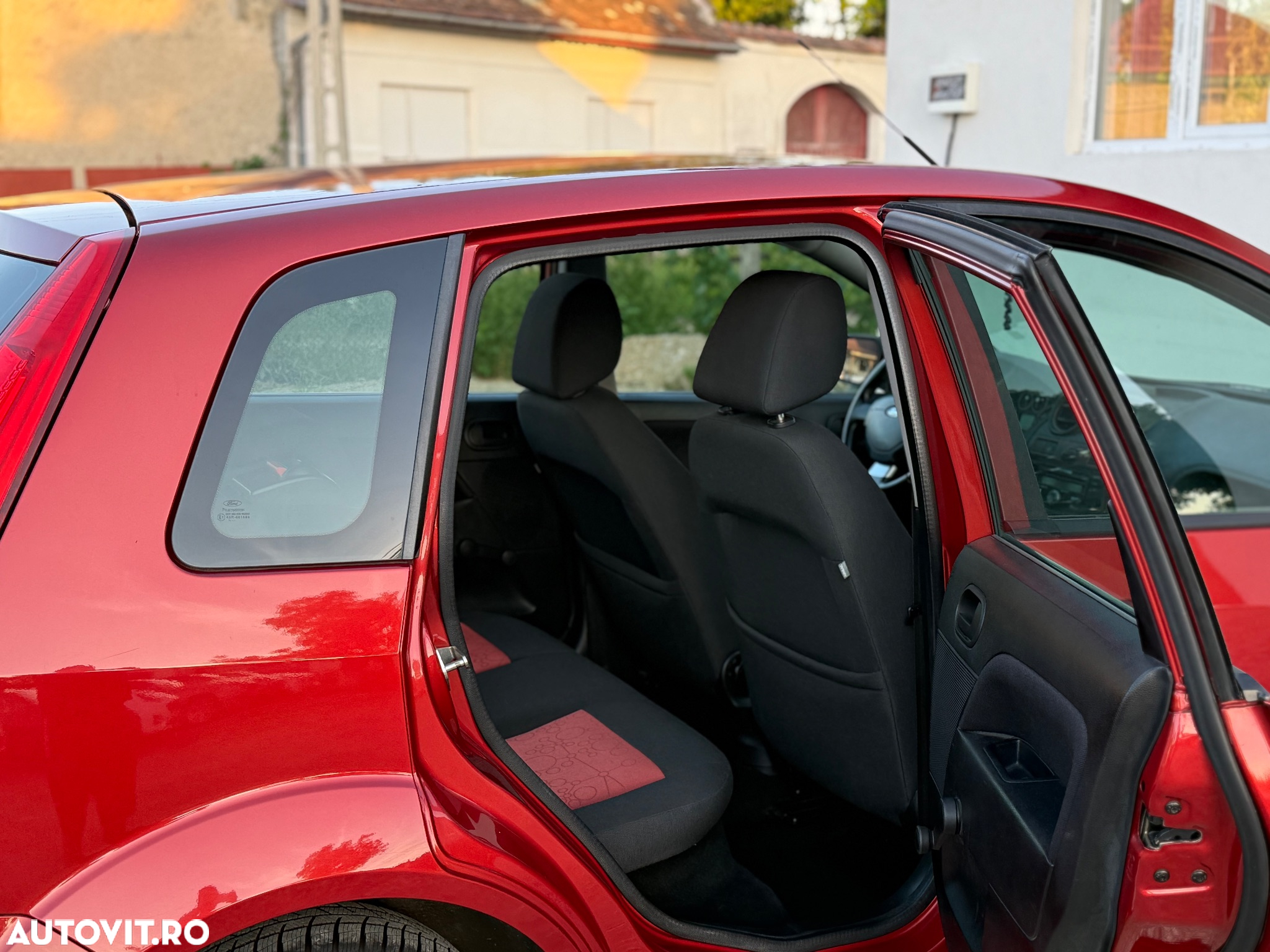 Ford Fiesta 1.4 Ambiente - 11