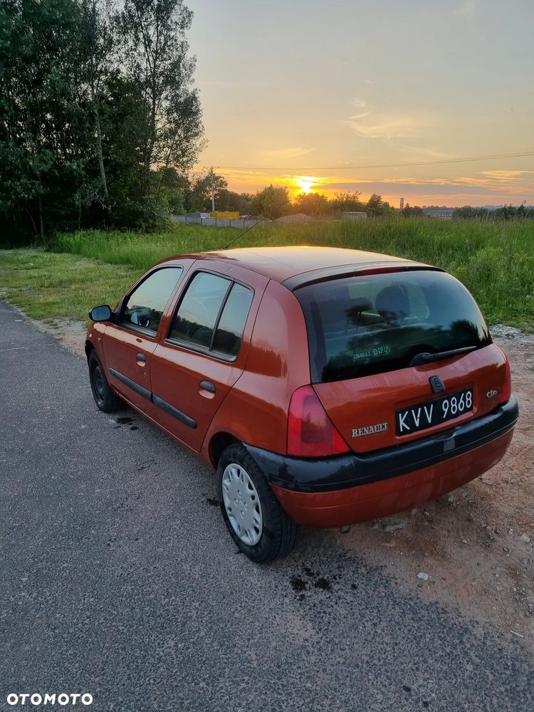 Renault Clio - 1