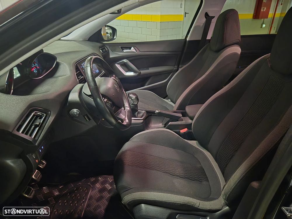 Peugeot 308 SW 1.6 BlueHDi Style - 29