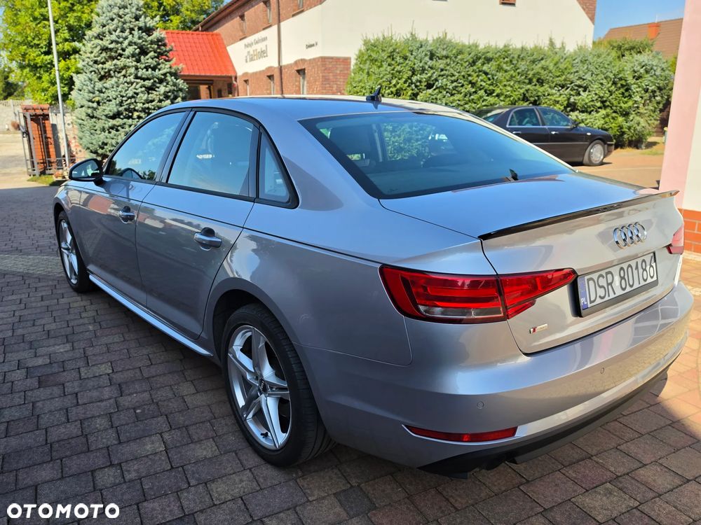Audi A4 Limousine 1.4 TFSI Design S tronic - 24