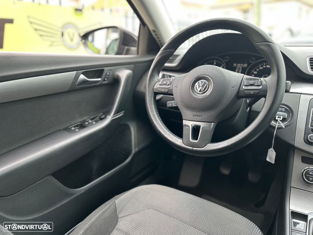 VW Passat Variant 1.6 TDI Confortline Navig - 15