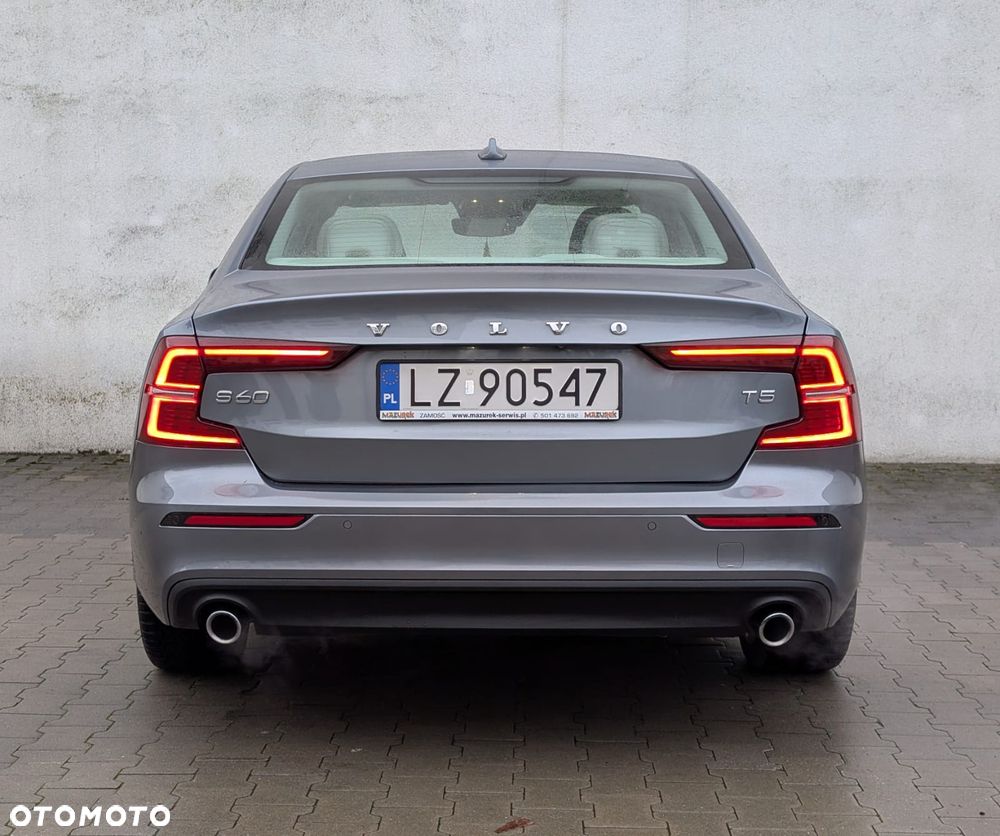 Volvo S60 T5 Momentum Pro - 3
